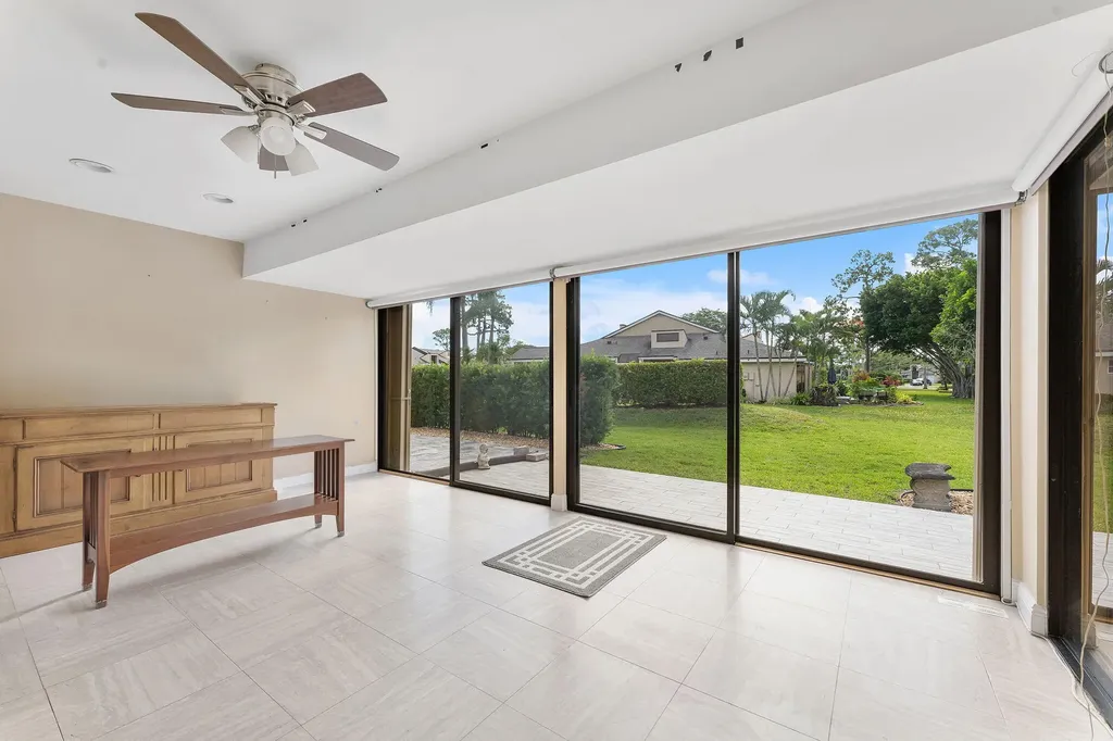 6845 Fountains Circle Lake Worth FL 33467