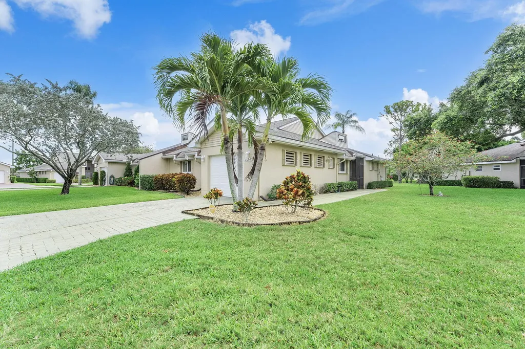 6845 Fountains Circle Lake Worth FL 33467
