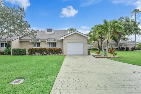 6845 Fountains Circle Lake Worth FL 33467