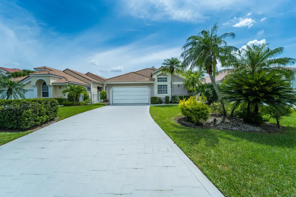 12902 Touchstone Place Palm Beach Gardens FL 33418