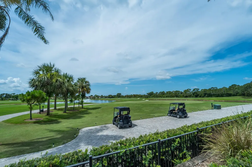 12902 Touchstone Place Palm Beach Gardens FL 33418