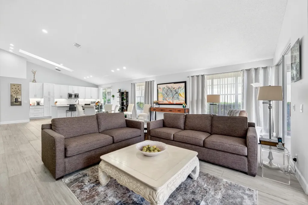 12902 Touchstone Place Palm Beach Gardens FL 33418