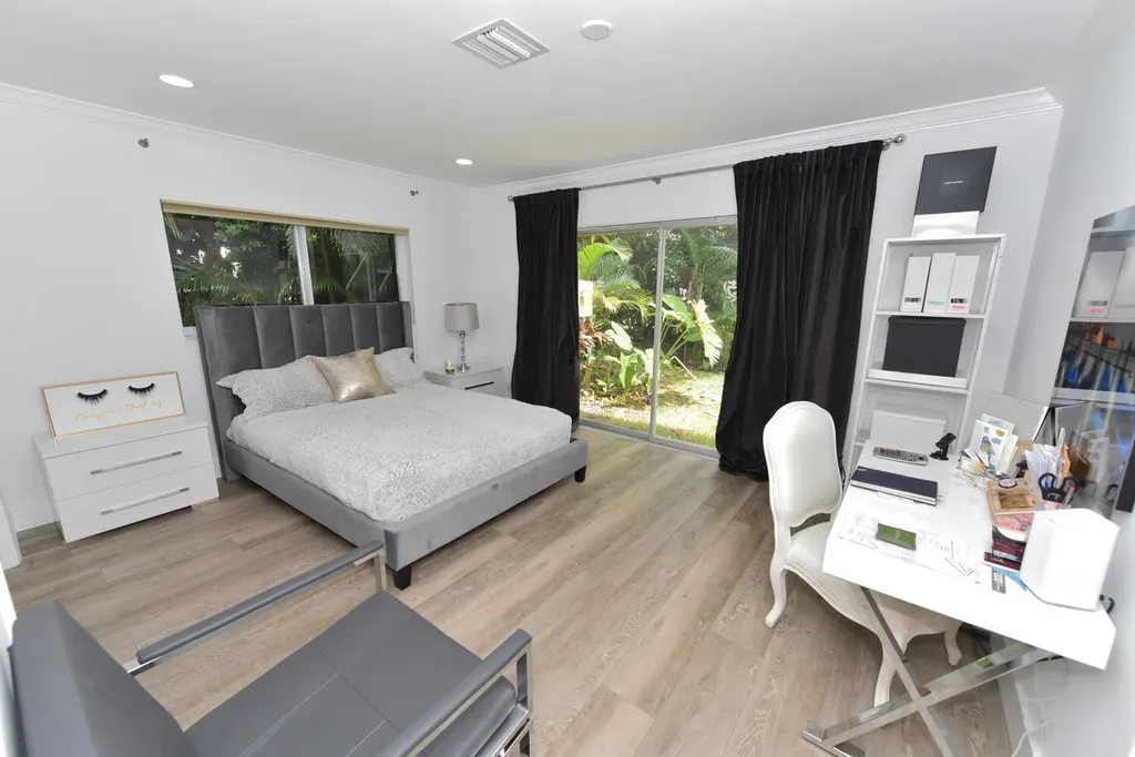 880 Hickory Terrace Boca Raton FL 33486