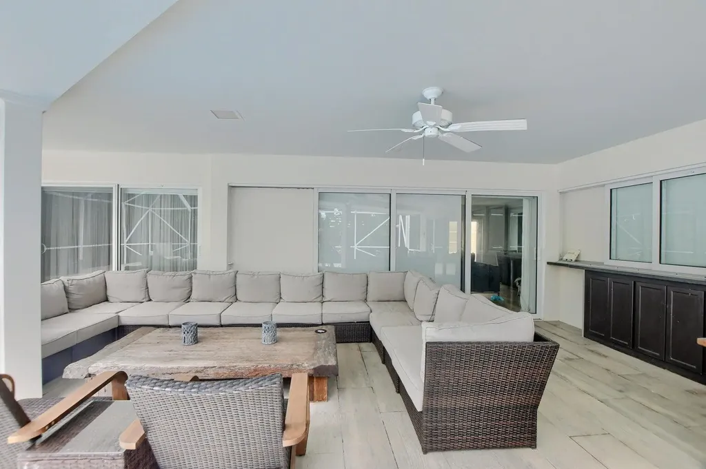 880 Hickory Terrace Boca Raton FL 33486