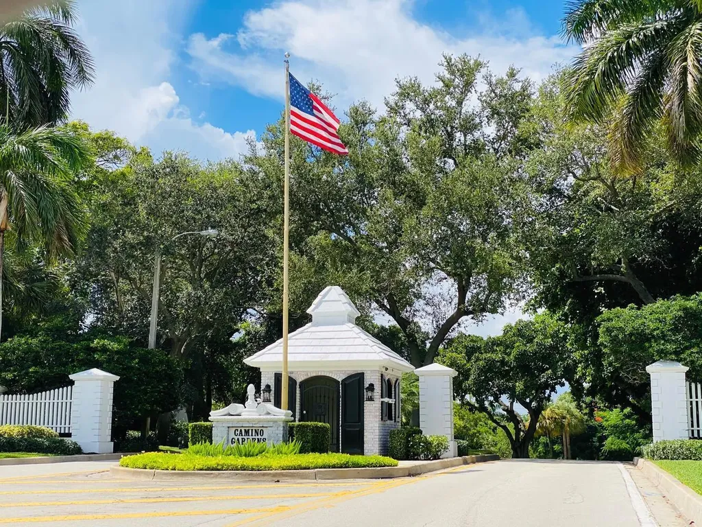 880 Hickory Terrace Boca Raton FL 33486