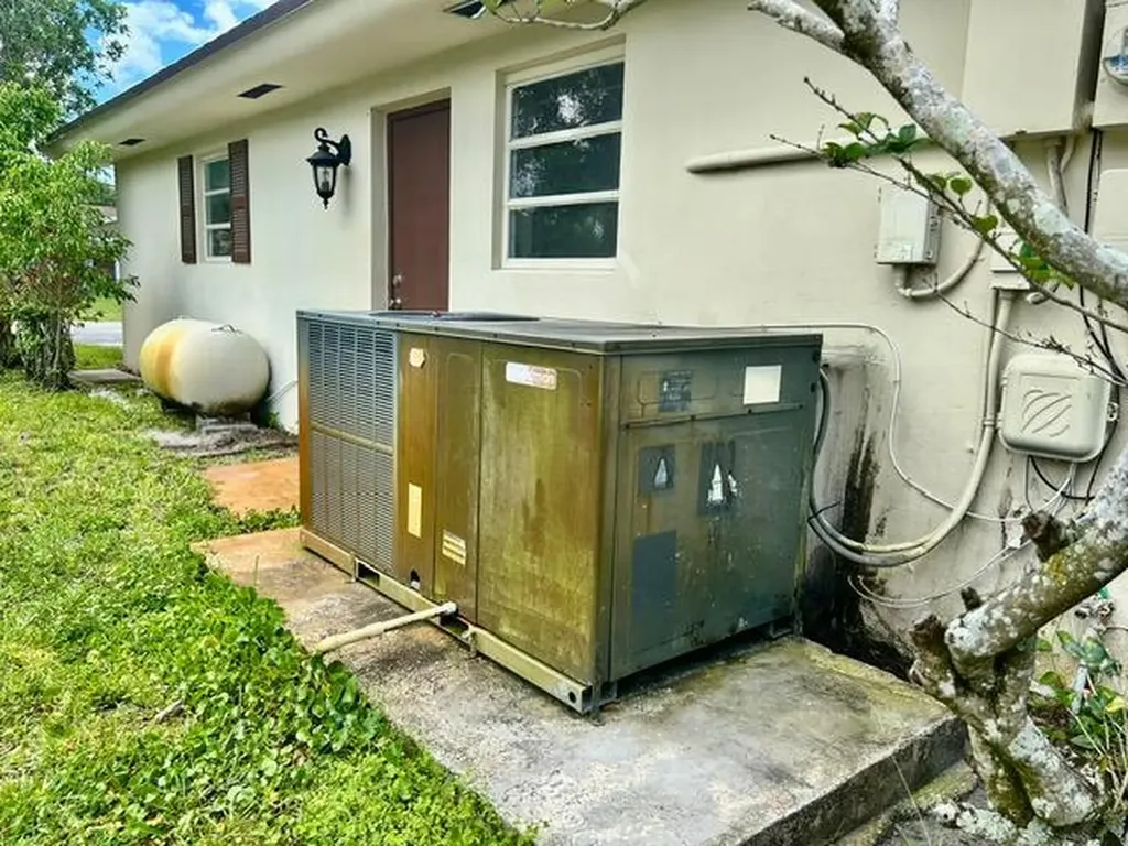 861 NW 72nd Avenue Plantation FL 33317