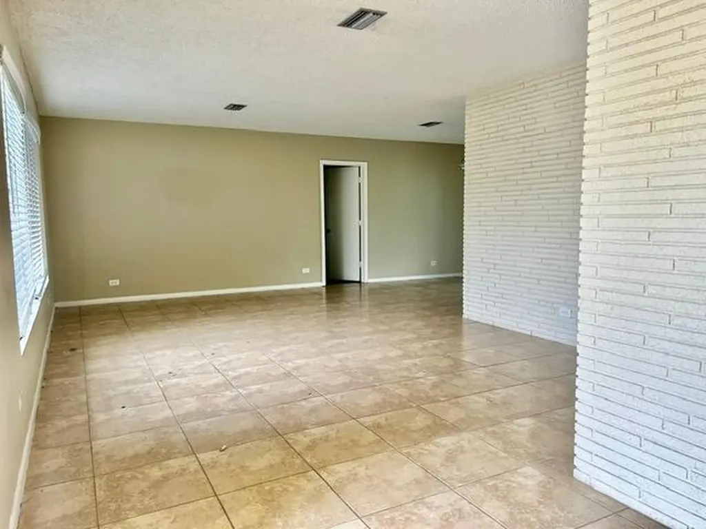 861 NW 72nd Avenue Plantation FL 33317