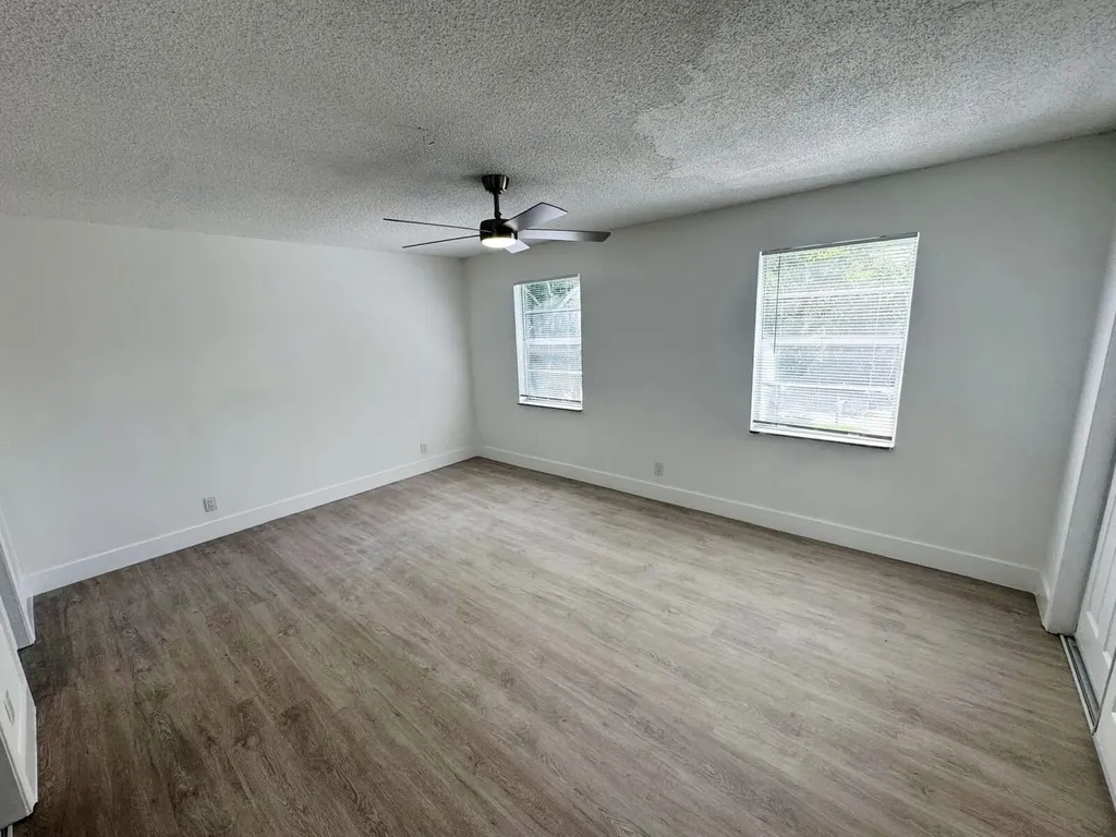 3920 Woodside Drive Coral Springs FL 33065