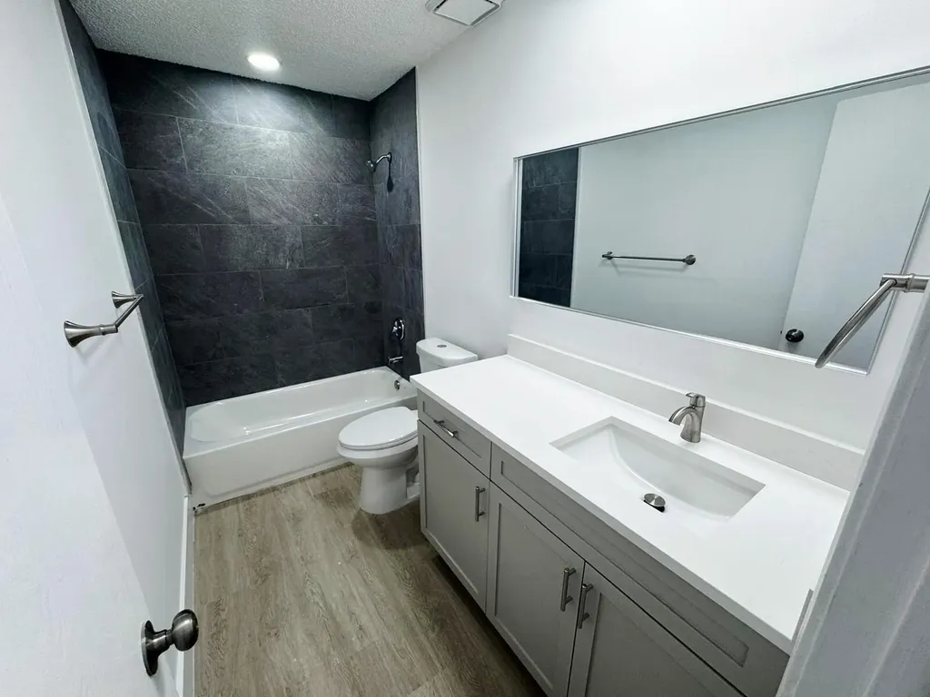 3920 Woodside Drive Coral Springs FL 33065