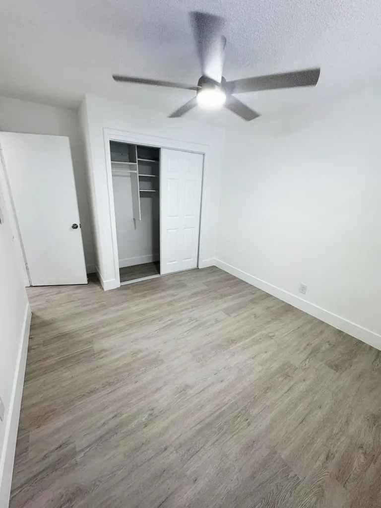 3920 Woodside Drive Coral Springs FL 33065
