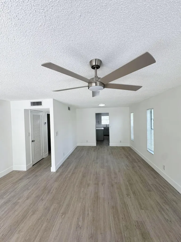 3920 Woodside Drive Coral Springs FL 33065