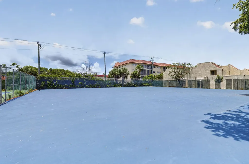 5617 NW 16th Street Lauderhill FL 33313