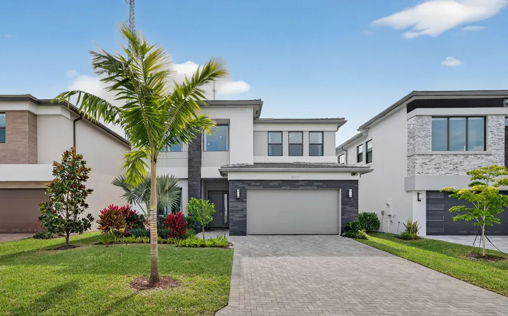 8252 Essex Country Club Drive Boca Raton FL 33434