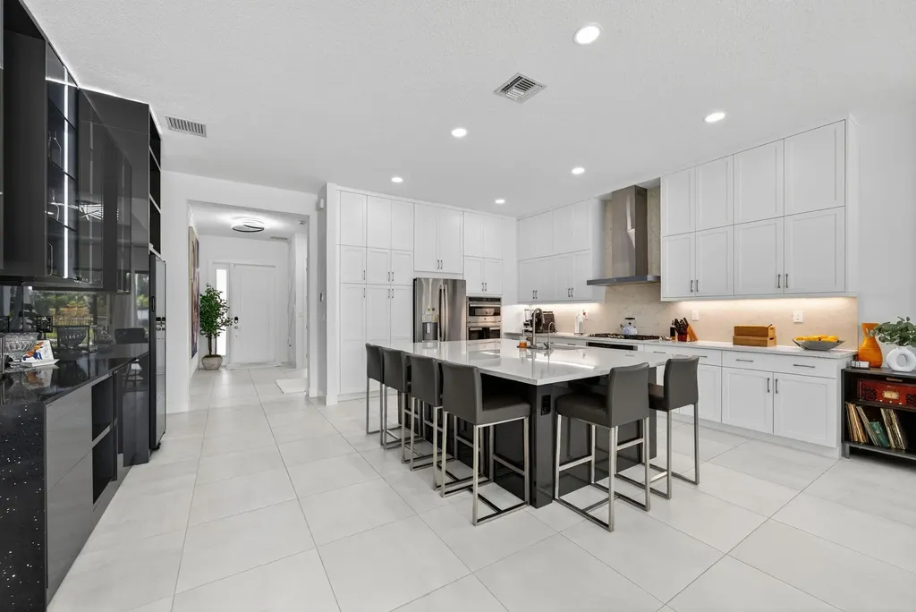 8252 Essex Country Club Drive Boca Raton FL 33434