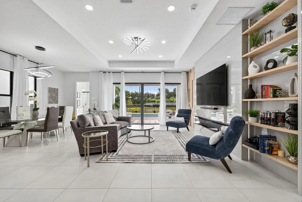 8252 Essex Country Club Drive Boca Raton FL 33434