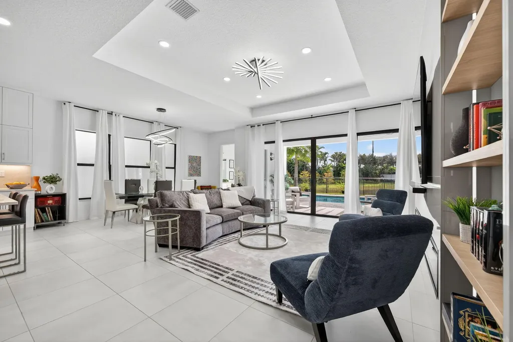 8252 Essex Country Club Drive Boca Raton FL 33434