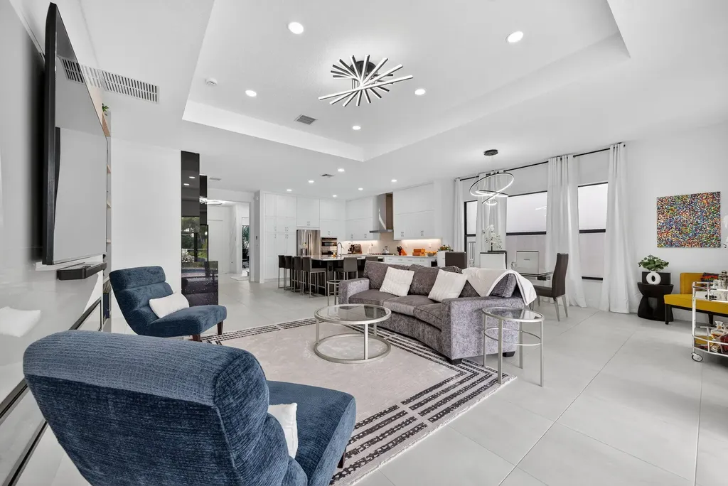 8252 Essex Country Club Drive Boca Raton FL 33434