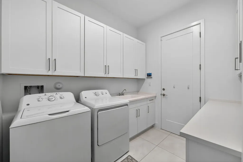 8252 Essex Country Club Drive Boca Raton FL 33434