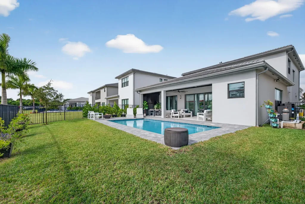 8252 Essex Country Club Drive Boca Raton FL 33434