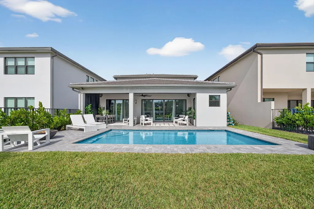 8252 Essex Country Club Drive Boca Raton FL 33434