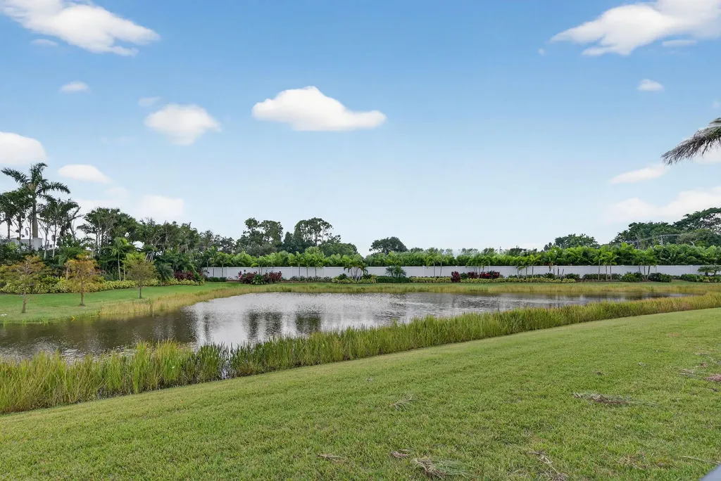 8252 Essex Country Club Drive Boca Raton FL 33434