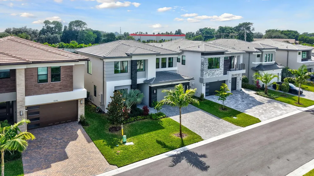 8252 Essex Country Club Drive Boca Raton FL 33434