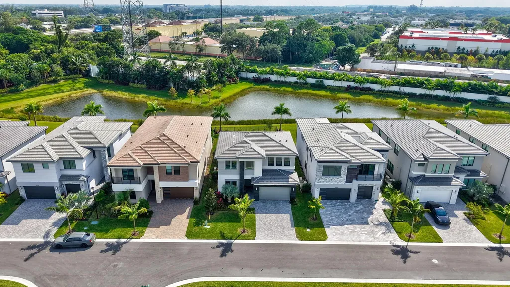 8252 Essex Country Club Drive Boca Raton FL 33434