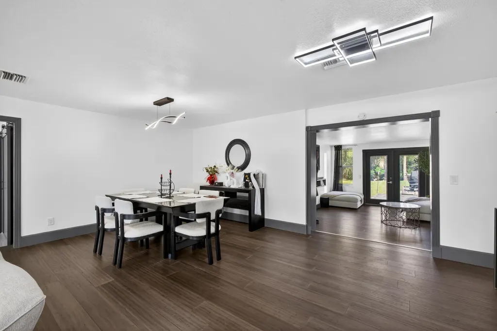 5500 West Place Mangonia Park FL 33407