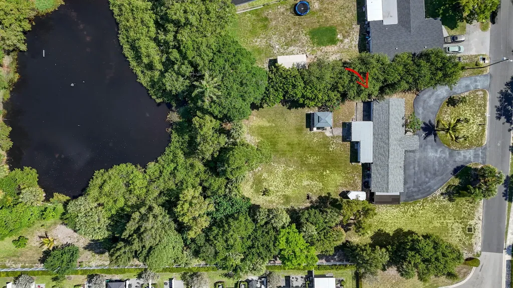 5500 West Place Mangonia Park FL 33407