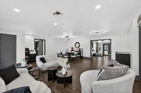 5500 West Place Mangonia Park FL 33407