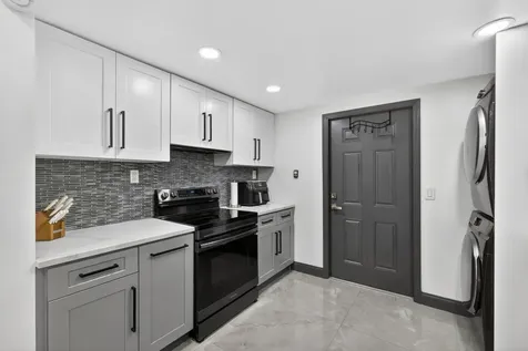 5500 West Place Mangonia Park FL 33407