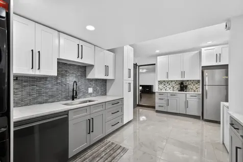 5500 West Place Mangonia Park FL 33407