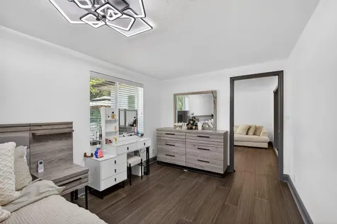 5500 West Place Mangonia Park FL 33407