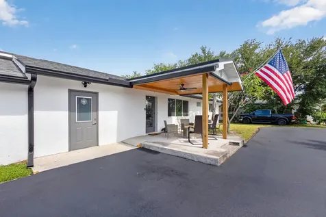 5500 West Place Mangonia Park FL 33407