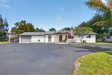 5500 West Place Mangonia Park FL 33407
