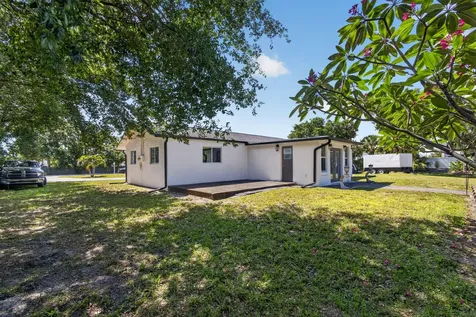 5500 West Place Mangonia Park FL 33407
