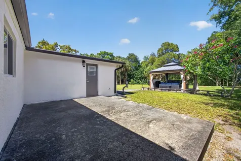 5500 West Place Mangonia Park FL 33407