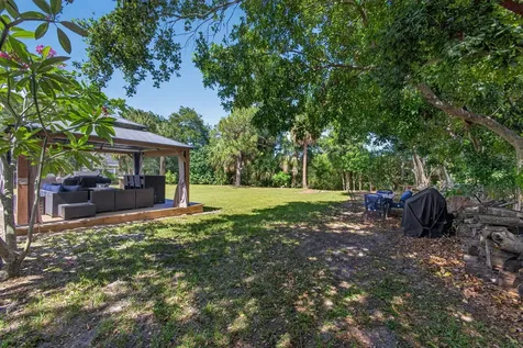 5500 West Place Mangonia Park FL 33407