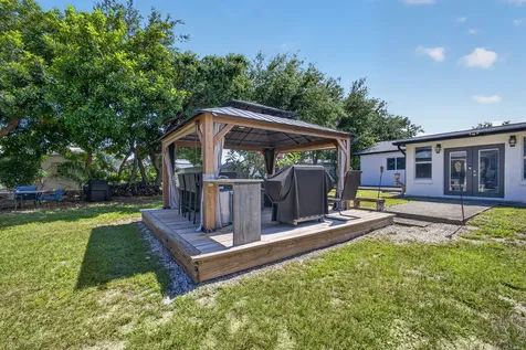 5500 West Place Mangonia Park FL 33407
