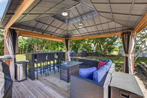 5500 West Place Mangonia Park FL 33407
