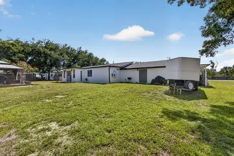 5500 West Place Mangonia Park FL 33407