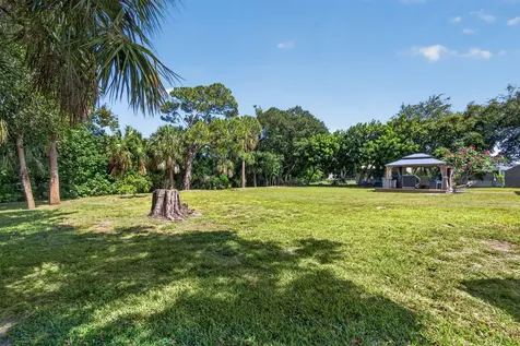 5500 West Place Mangonia Park FL 33407