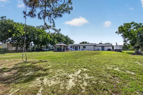 5500 West Place Mangonia Park FL 33407