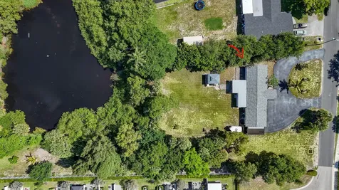 5500 West Place Mangonia Park FL 33407