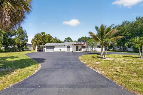 5500 West Place Mangonia Park FL 33407