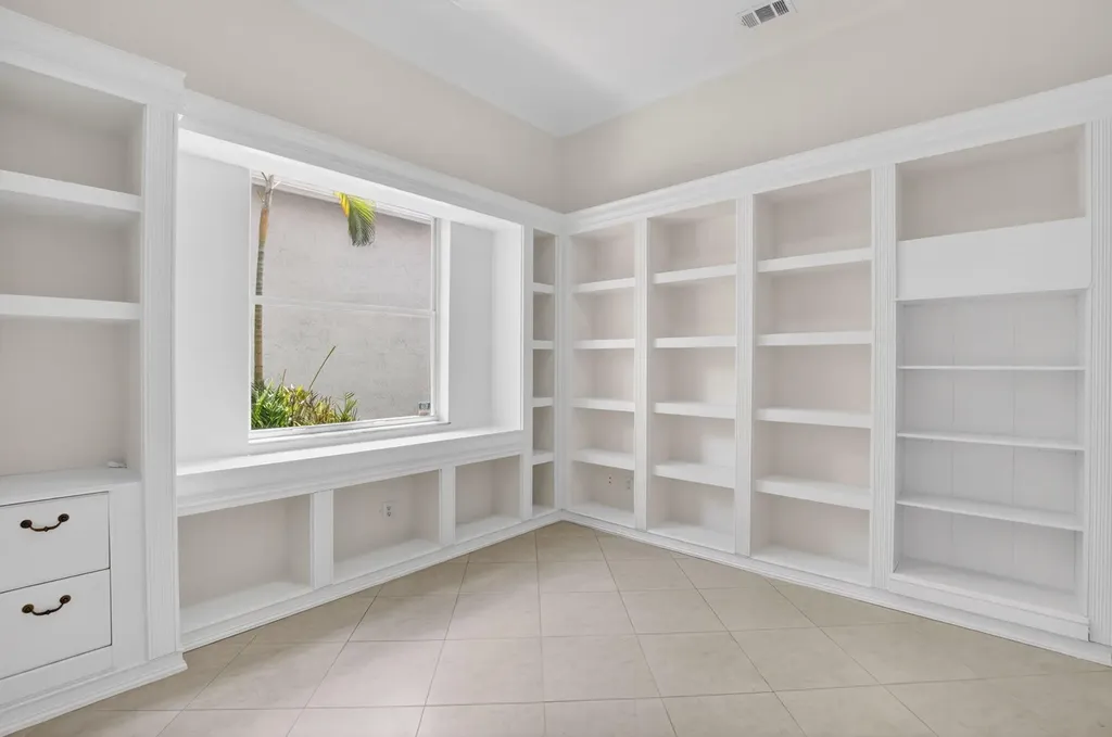 7035 Vivaldi Lane Delray Beach FL 33446