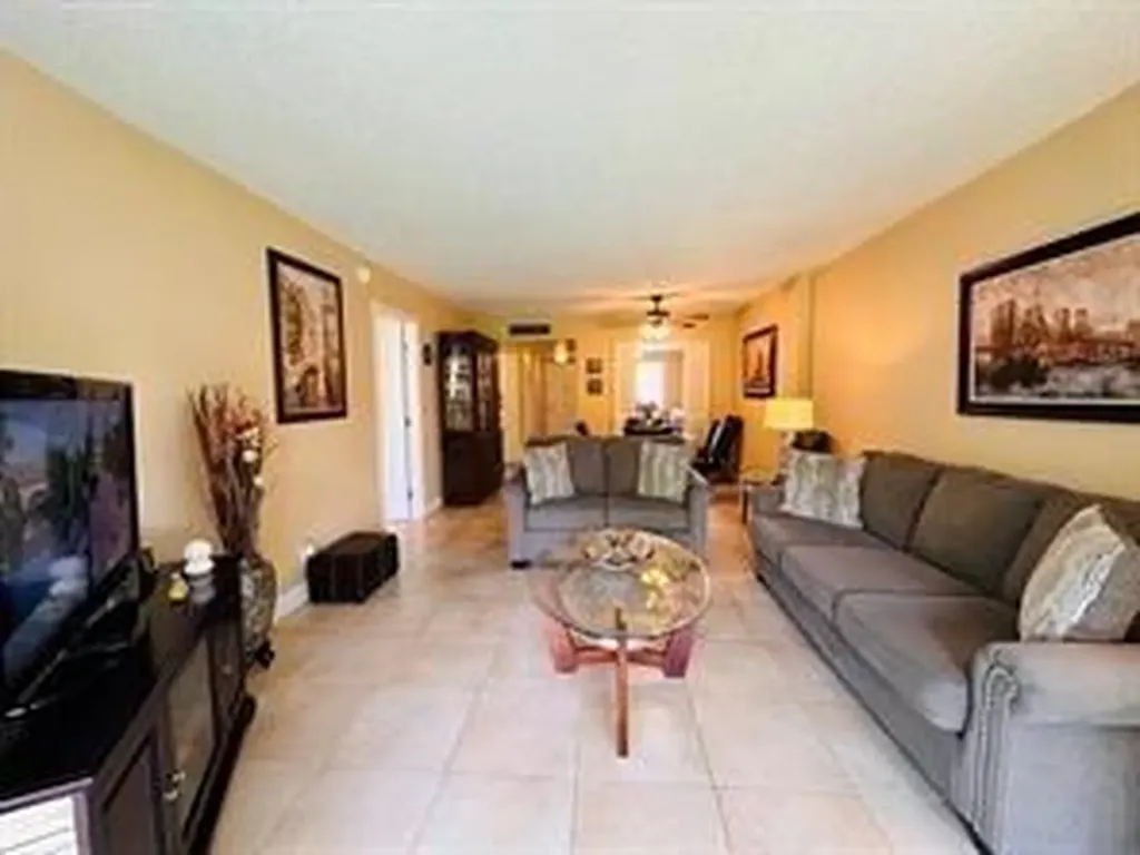 3099 NW 48th Avenue Lauderdale Lakes FL 33313