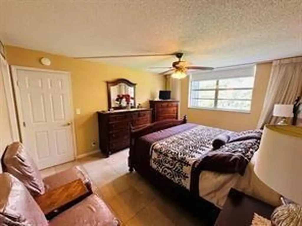 3099 NW 48th Avenue Lauderdale Lakes FL 33313