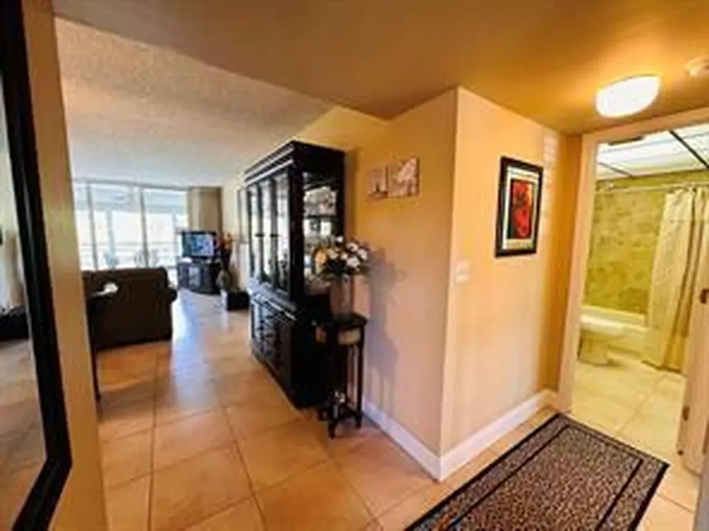 3099 NW 48th Avenue Lauderdale Lakes FL 33313