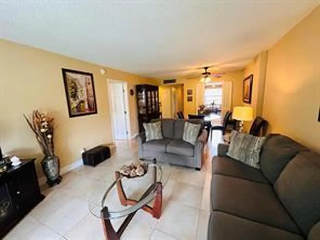 3099 NW 48th Avenue Lauderdale Lakes FL 33313